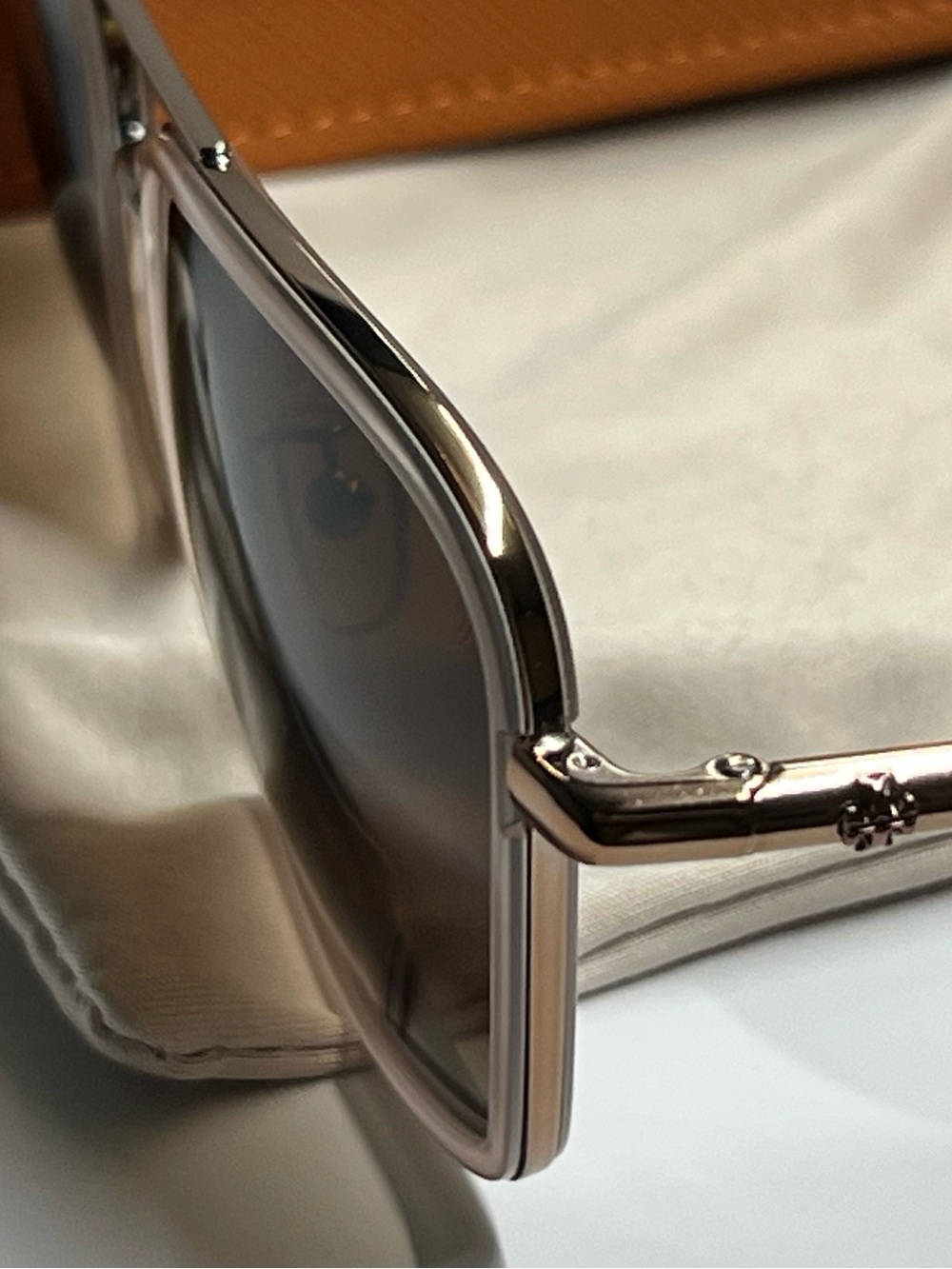 Tory Burch sunglasses - Picture 4 of 7